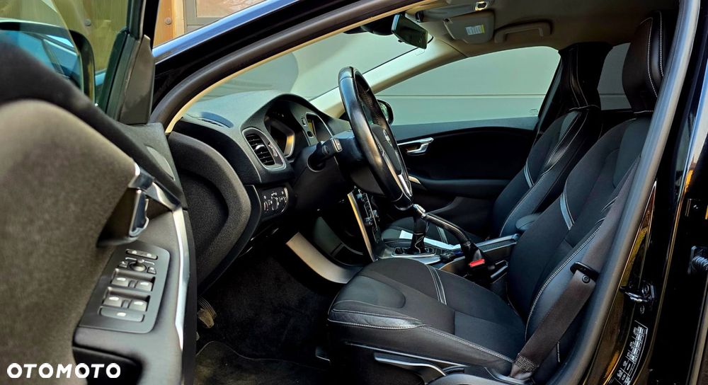 Volvo V40 D2 You - 18