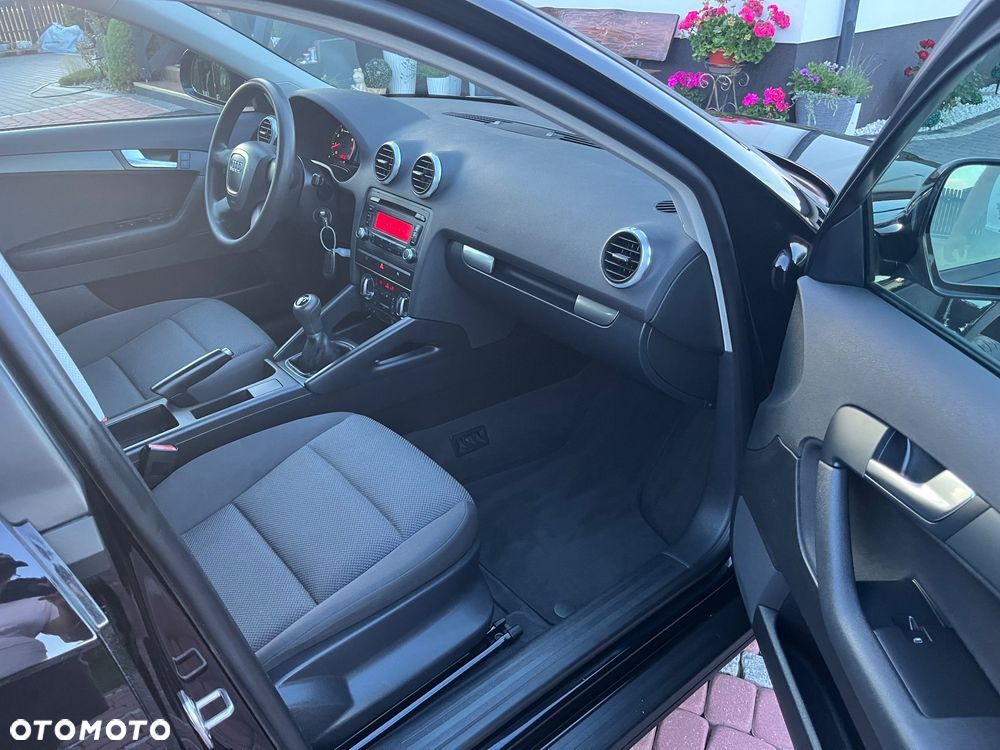 Audi A3 Sportback 1.6 Attraction - 14