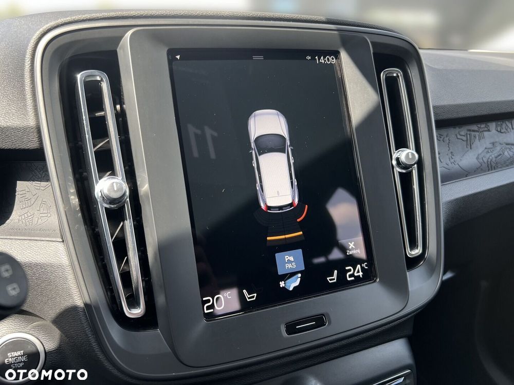 Volvo XC 40 T3 Momentum - 24