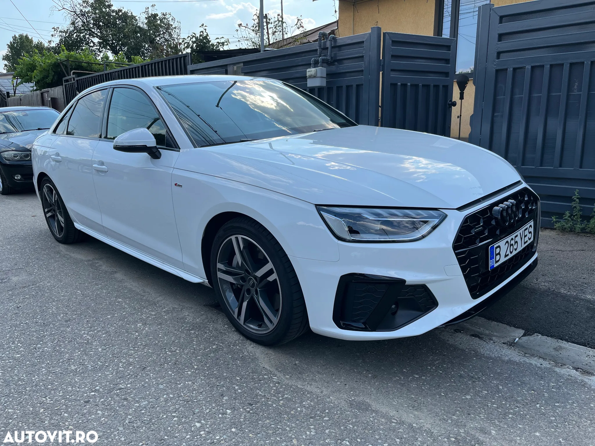 Audi A4 - 4