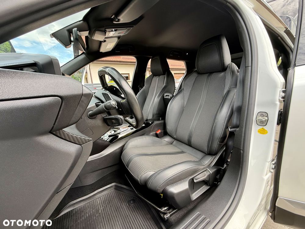 Peugeot 2008 1.5 BlueHDi GT Line S&S EAT8 - 24