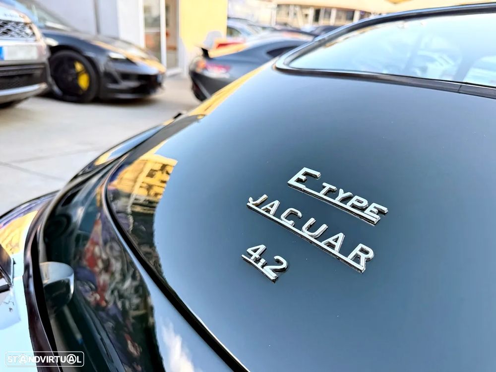 Jaguar E-Type - 52