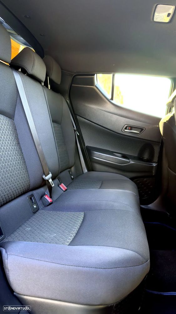 Toyota C-HR 2.0 Hybrid Square Collection - 16