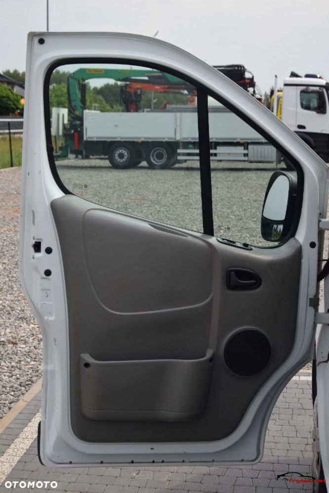 Opel Vivaro - 10