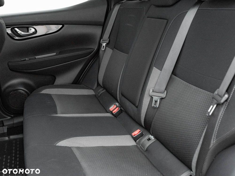 Nissan Qashqai 1.3 DIG-T N-Connecta DCT - 26