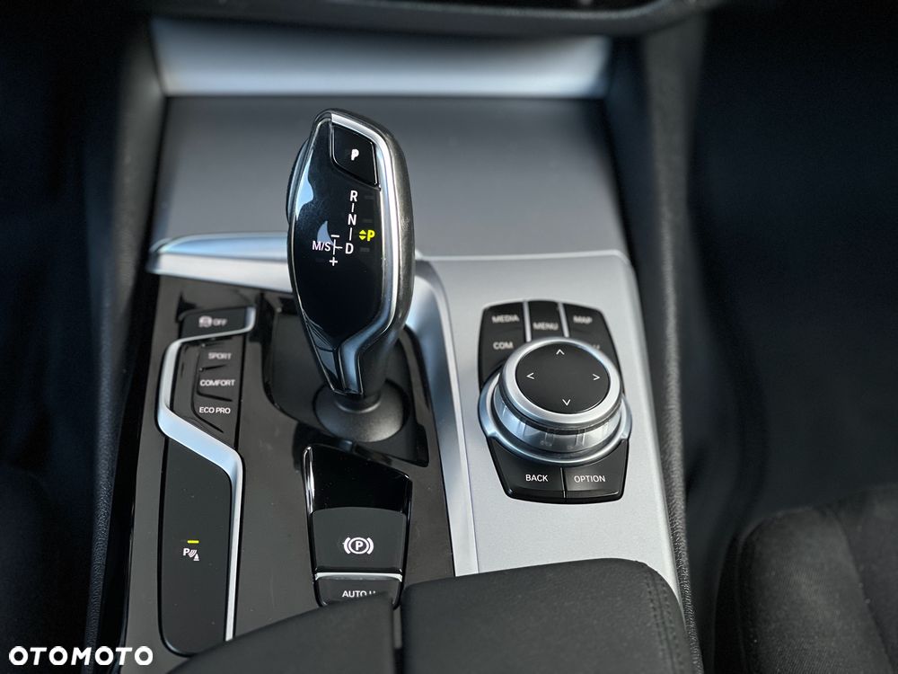 BMW Seria 5 530d xDrive Sport Line - 30