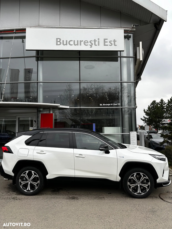 Toyota RAV4 2.5 Hybrid VVT-iE 4x4 Style Bi-Tone