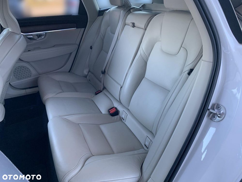 Volvo V90 Cross Country - 12