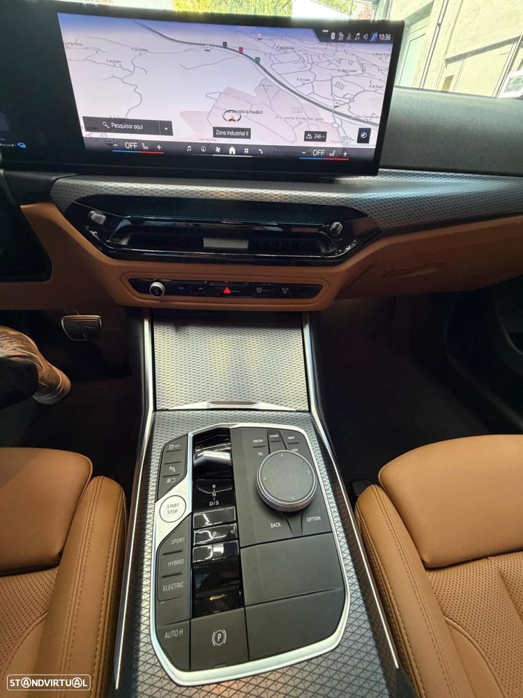 BMW 330 e Pack Desportivo M Pro Auto - 14