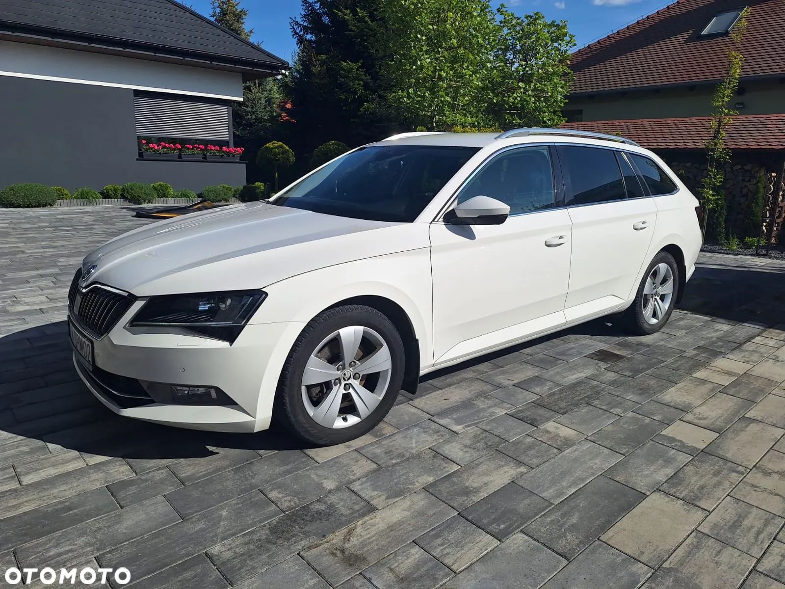 Skoda Superb 2.0 TDI Ambition DSG - 1