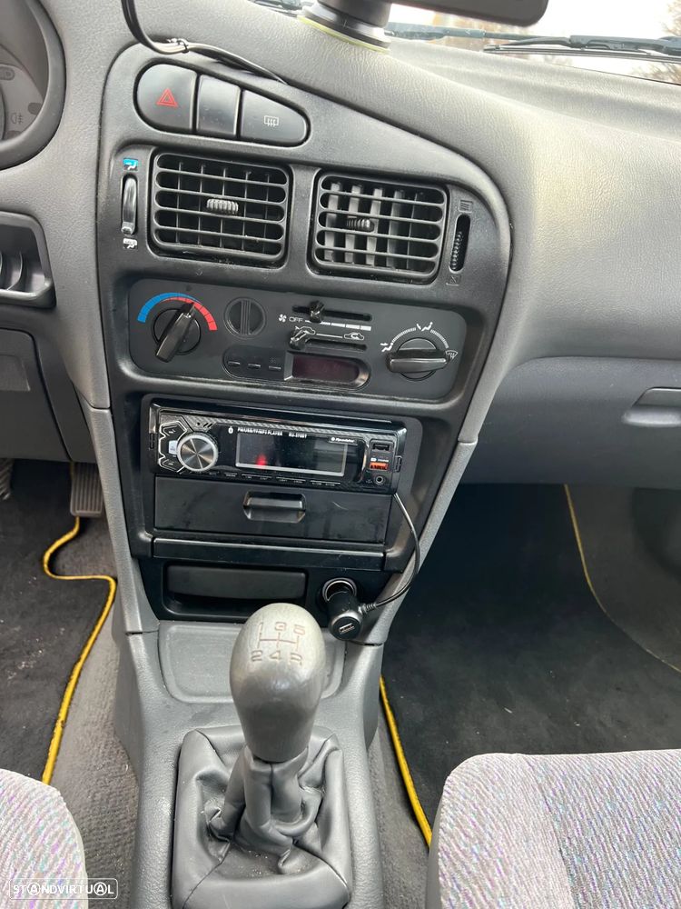 Mitsubishi Lancer 1300 GLXi - 19