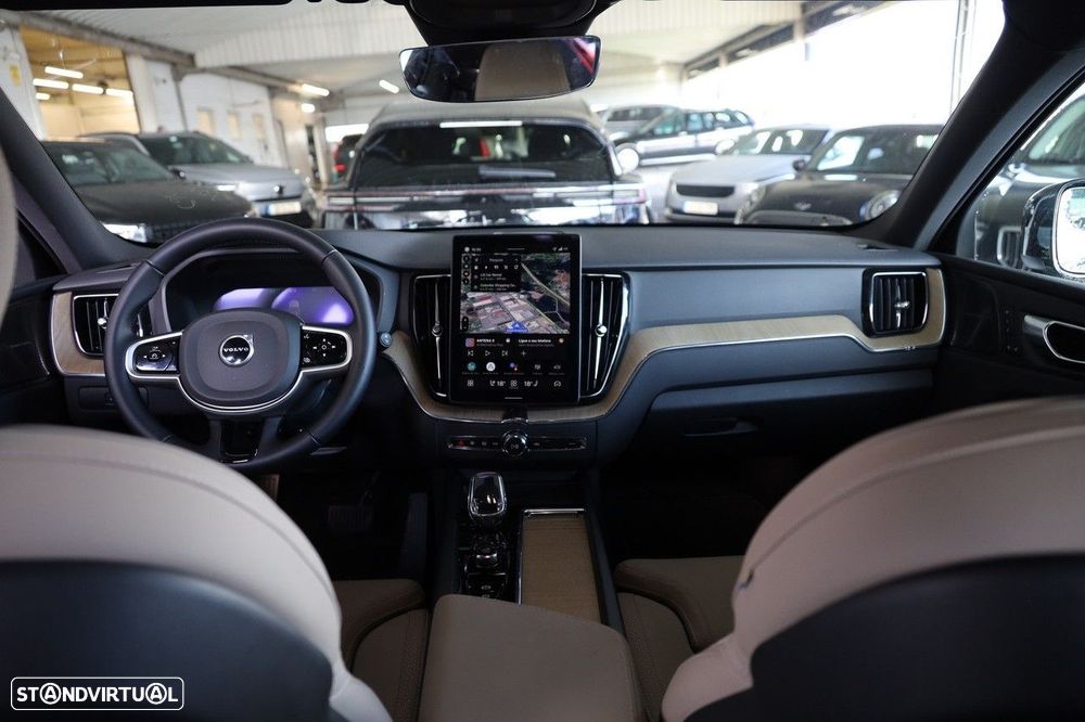 Volvo XC 60 2.0 T6 PHEV Plus Dark - 28