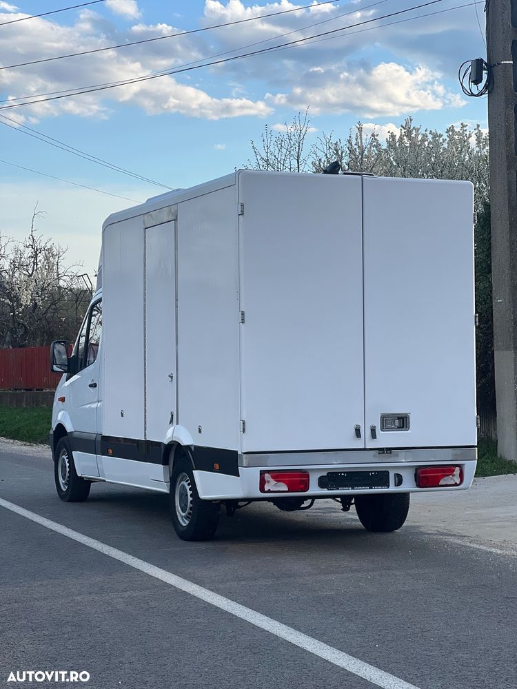 Mercedes-Benz Sprinter - 4