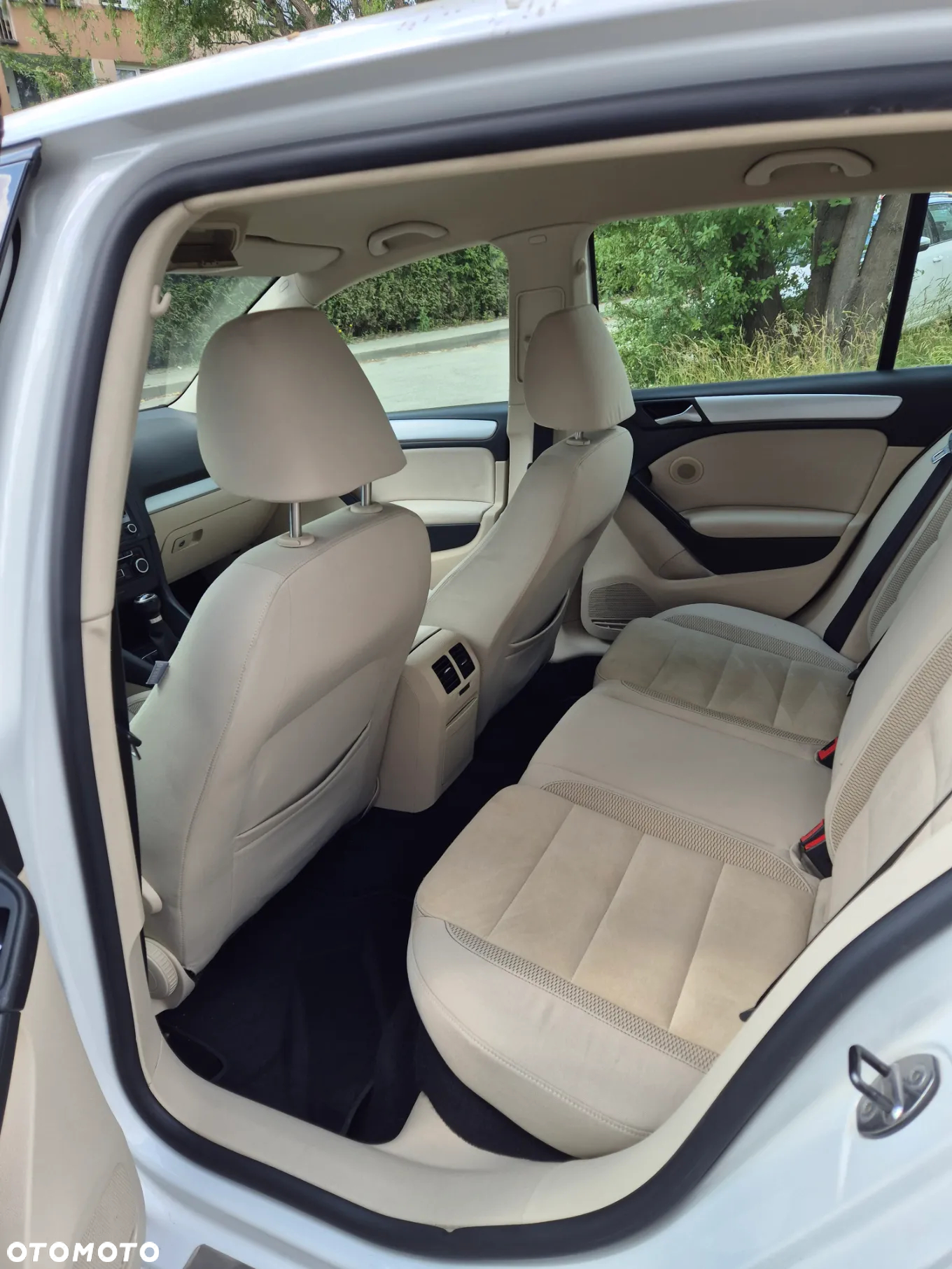 Volkswagen Golf VI 2.0 TDI Highline - 14