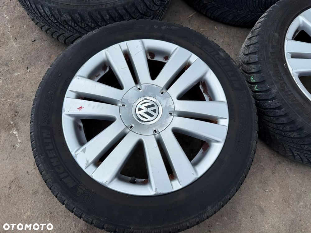 Felgi 16' Volkswagen Passat B6 5x112 7Jx16H2 ET45 centr 57,1 3C0601025AF OE - 2