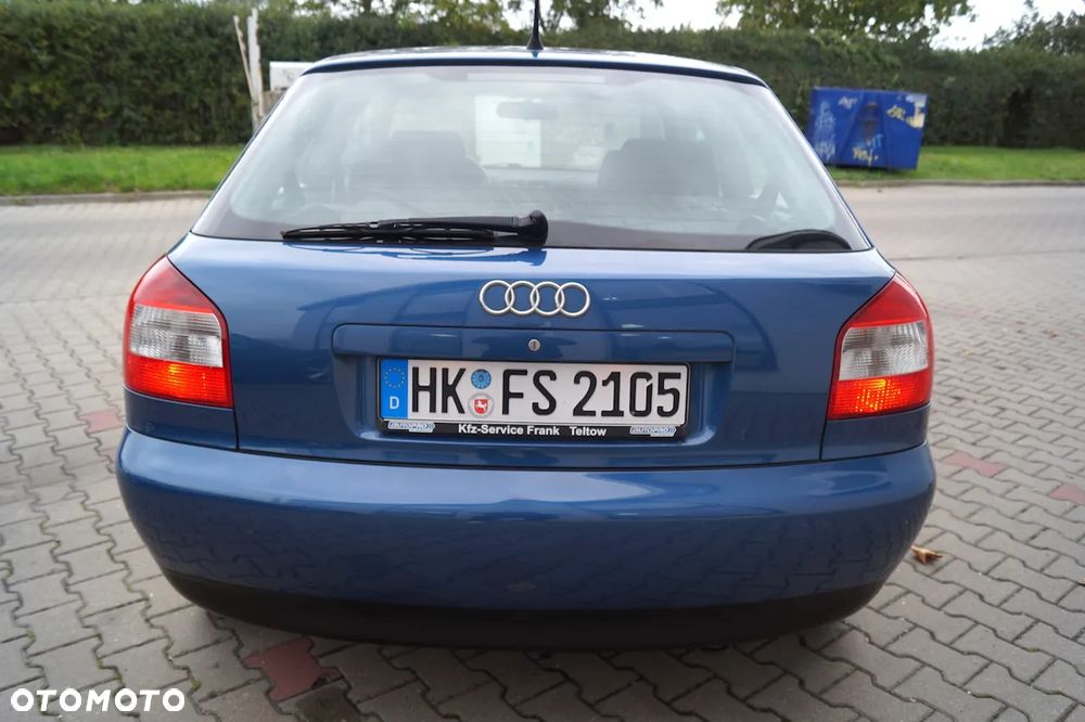 Audi A3 3-drzwiowe 1.6 Ambition - 22