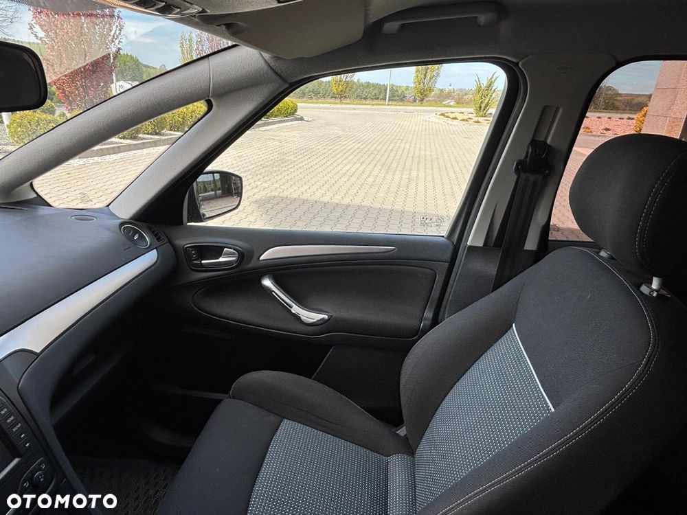 Ford S-Max 2.0 TDCi DPF Titanium - 13