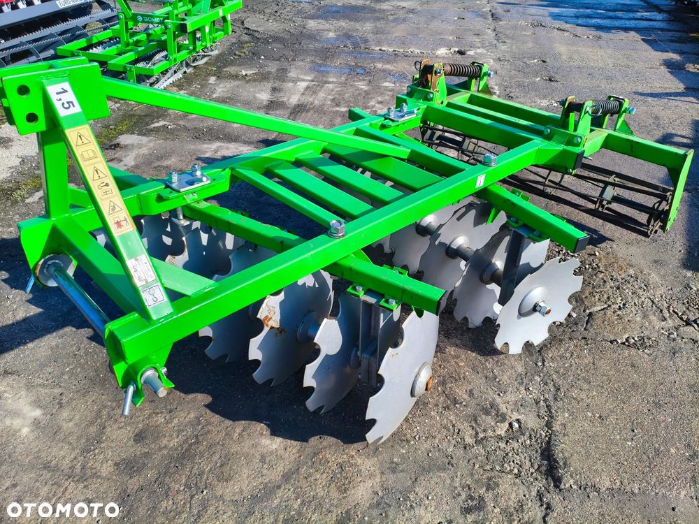 Akpil Brona Talerzowa Ciężka Hydraulicznie Składana BTCH 40 Euro-Masz, Brona talerzowa kompaktowa BT250, BT270, BT300 Metanga, Bomet, Euro-Masz; Brona talerzowa mini-simply BT160, BT180, BT200, BT220 Metanga, Euro-Masz, Brona talerzowa 2-walcowa typu "V", 4-walcowa typu "X" Bomet, Akpil - 40
