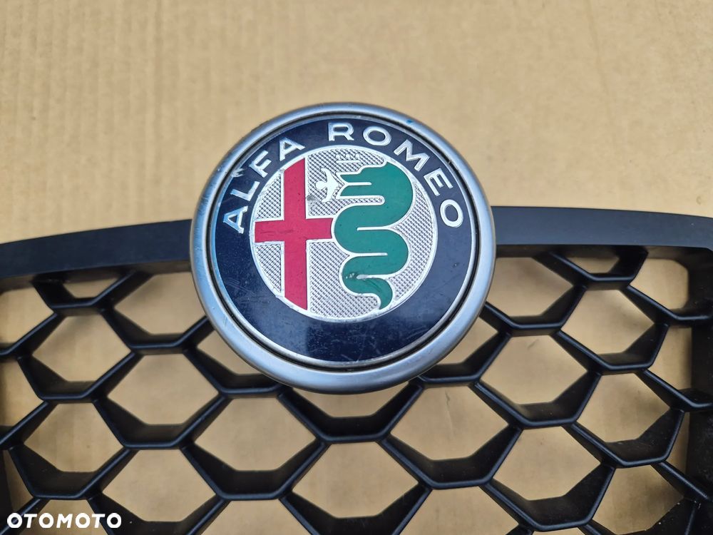 Alfa Romeo Stelvio atrapa.Oryginał. - 3