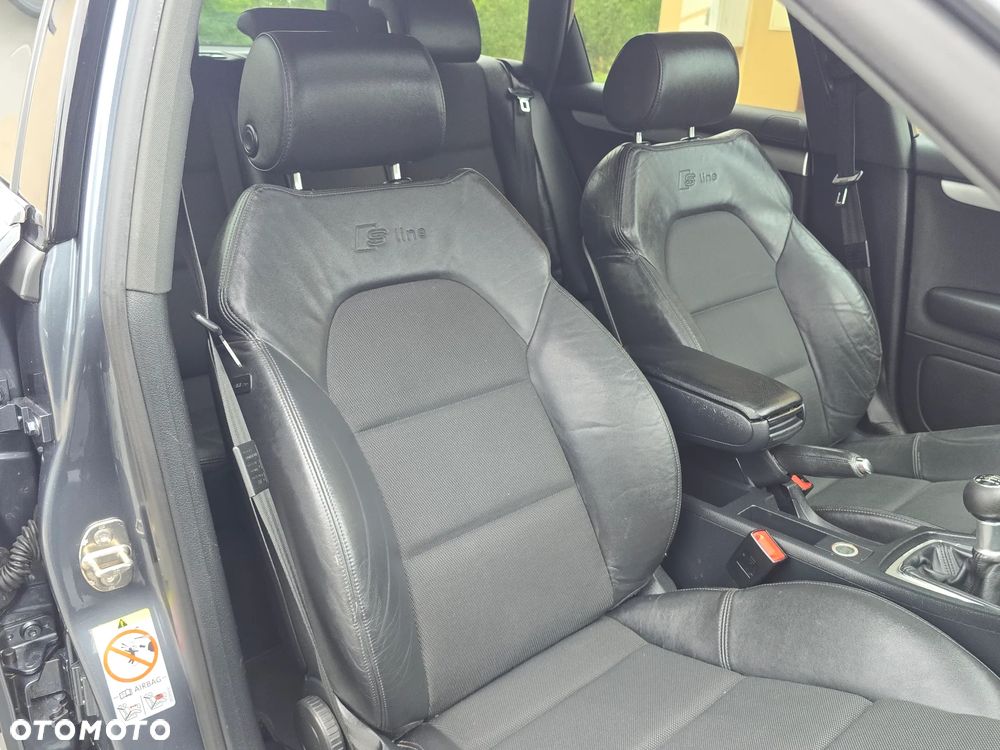 Audi A4 Avant 2.0 TDI - 24