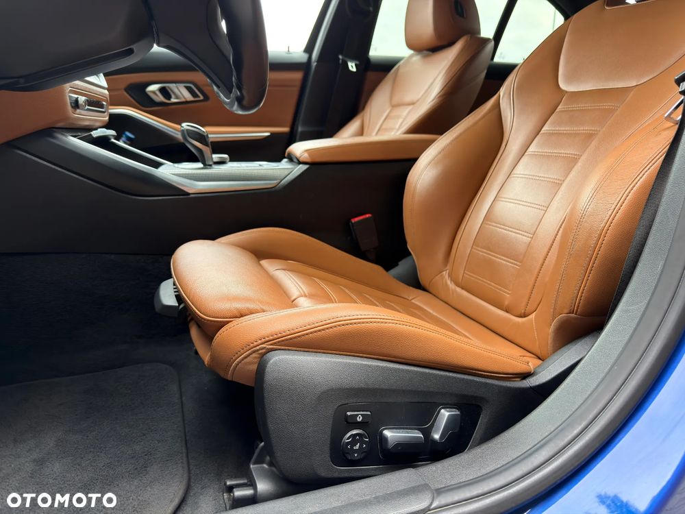 BMW Seria 3 330i xDrive M Sport sport - 16