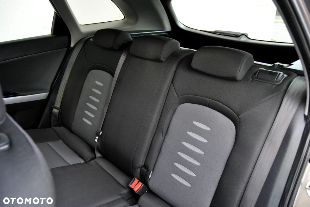 Kia Ceed 1.6 GDI Fifa World Cup Edition - 19