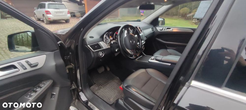 Mercedes-Benz ML - 21