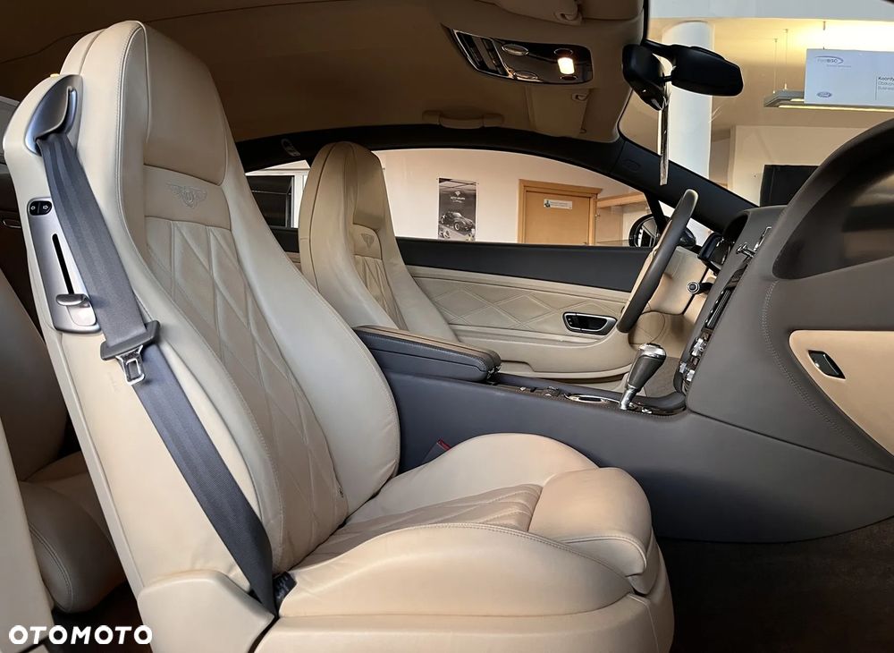 Bentley Continental GT - 26