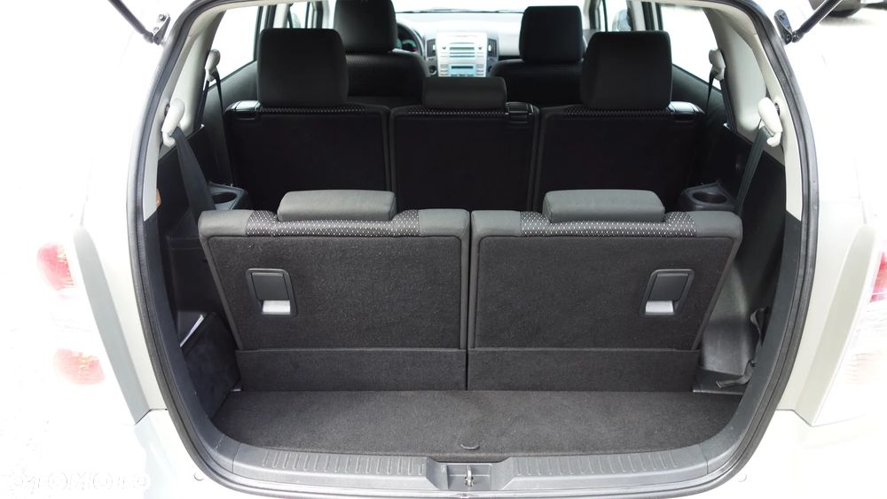 Toyota Corolla Verso 1.8 Premium + 7os - 28