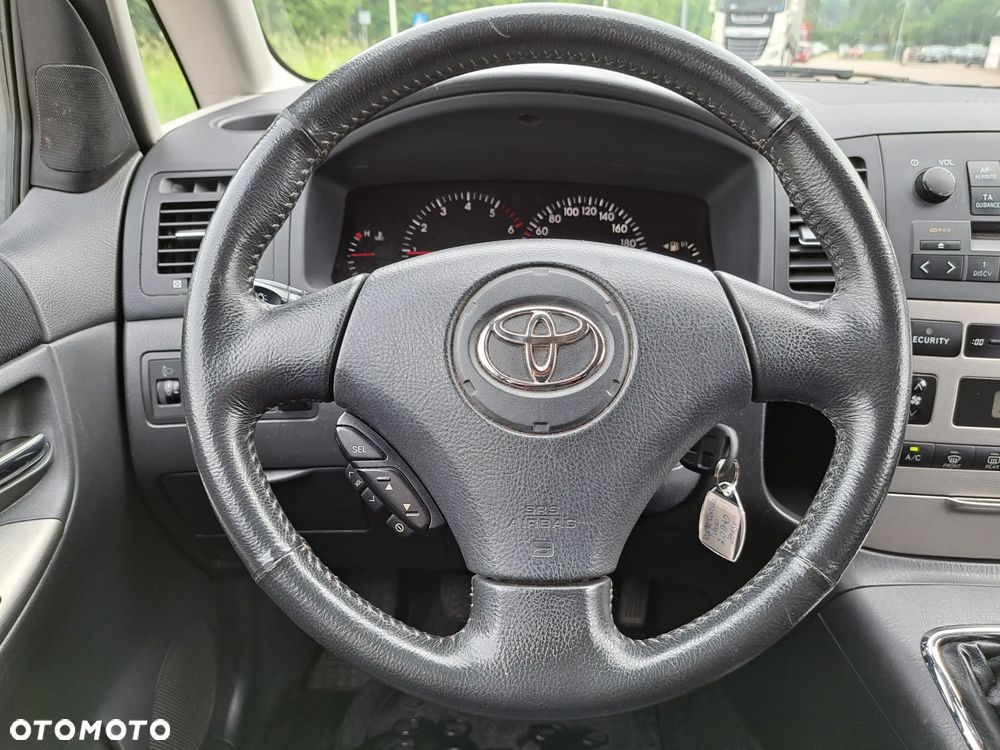 Toyota Corolla Verso - 23