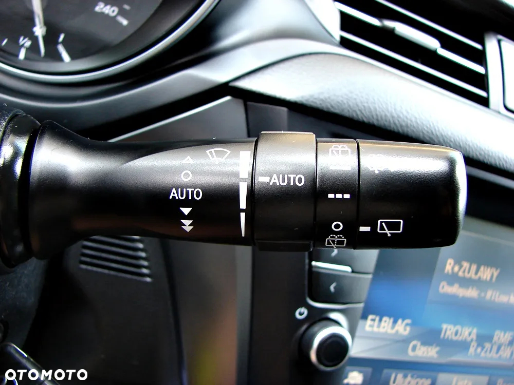 Toyota Avensis Touring Sports 1.8 Comfort - 36