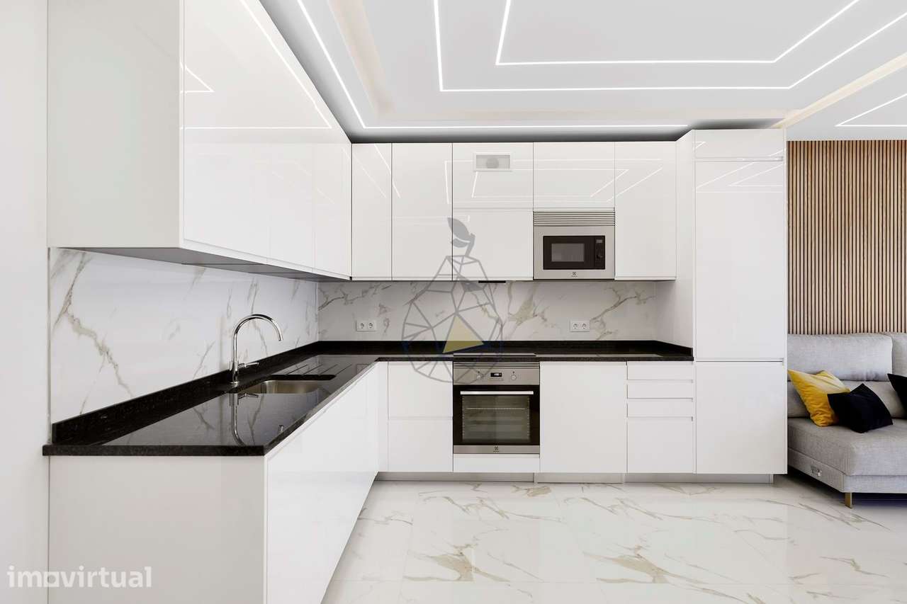 Apartamento T3 Renovado Frente-Mar na Marginal de Quarteira – Localiza - Grande imagem: 2/53