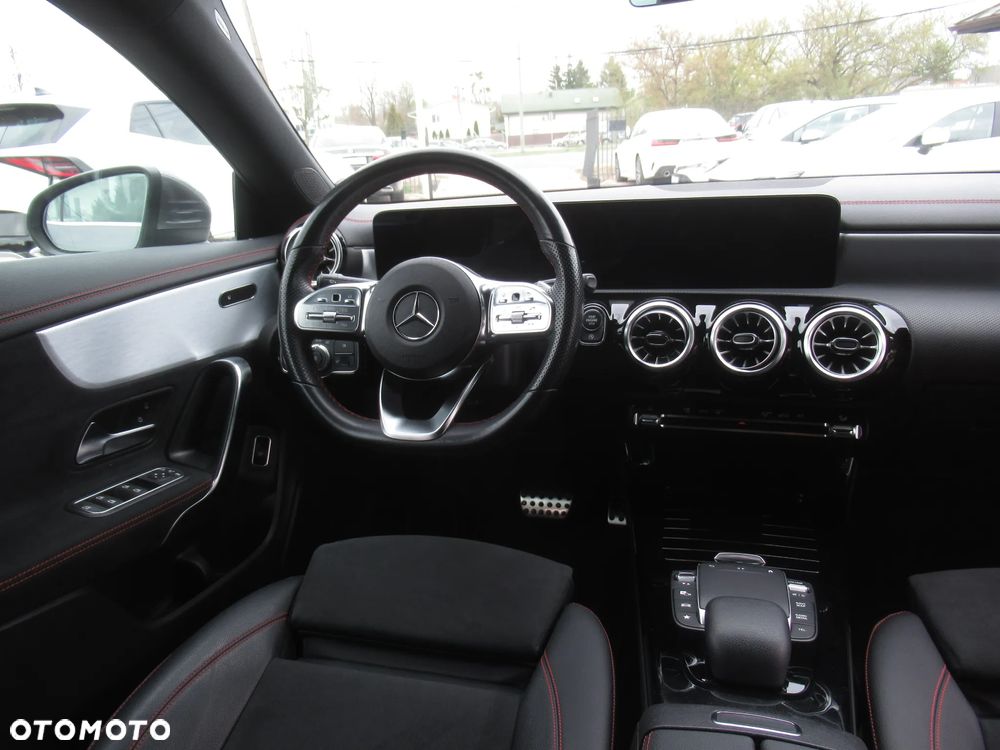 Mercedes-Benz CLA 200 AMG Line 7G-DCT - 12