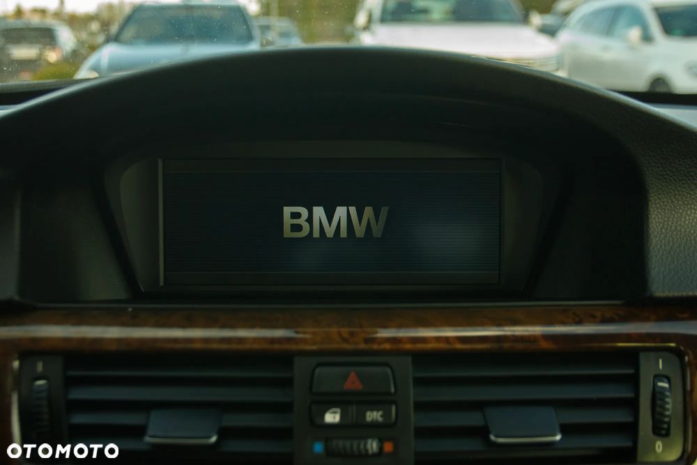 BMW Seria 3 330i - 19