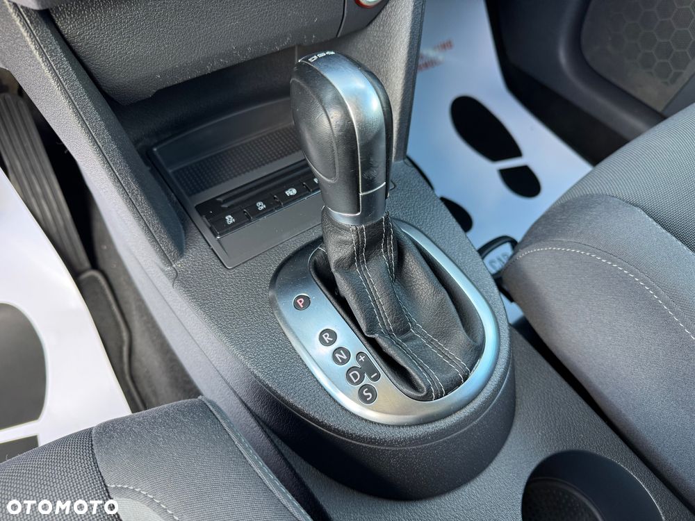 Volkswagen Touran 2.0 TDI DPF DSG Life - 22