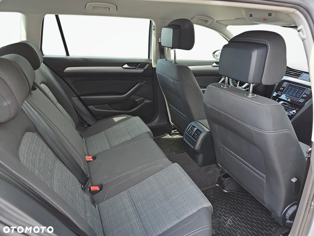 Volkswagen Passat 2.0 TDI EVO Business - 11