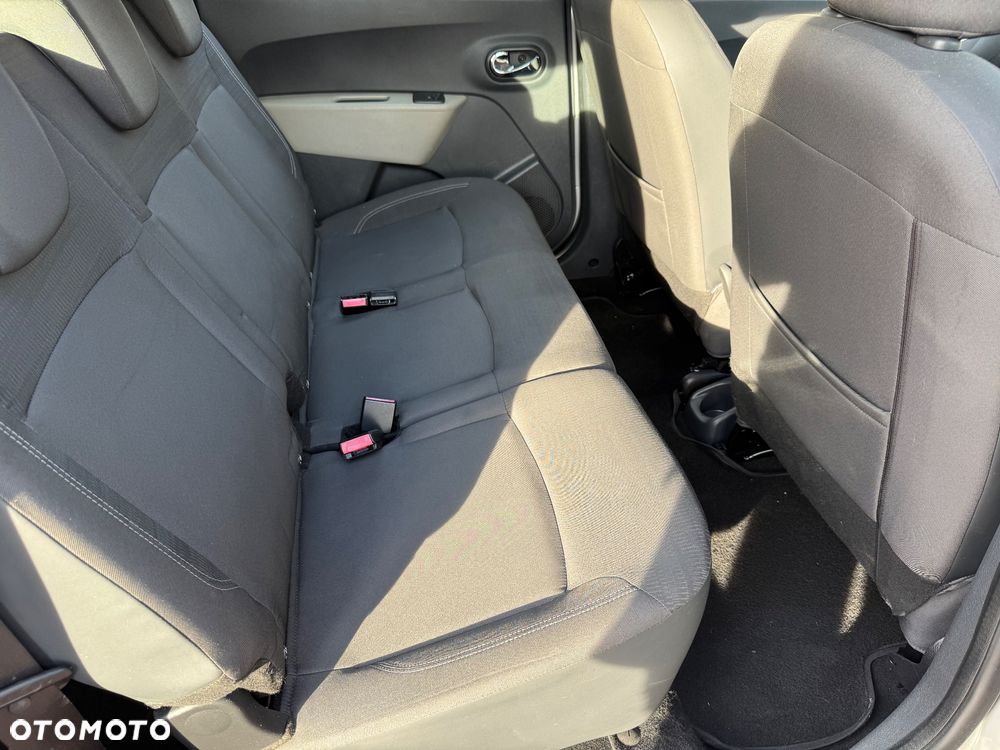 Dacia Lodgy 1.2 TCe Laureate - 13