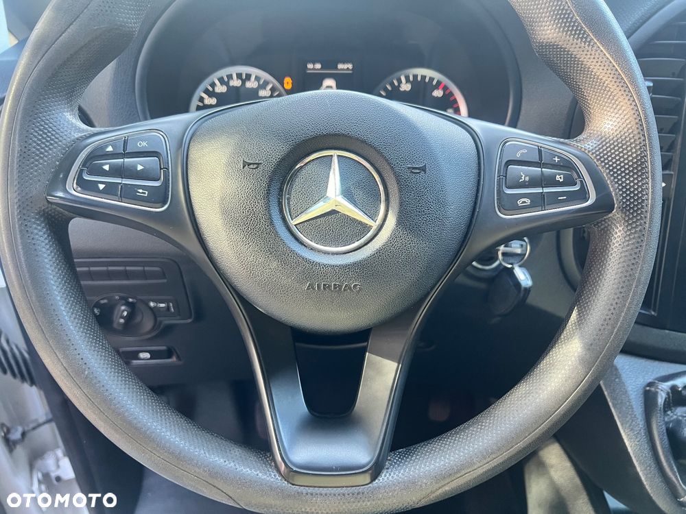 Mercedes-Benz VITO LONG 1.6 CDI 114KM 2019r - 28