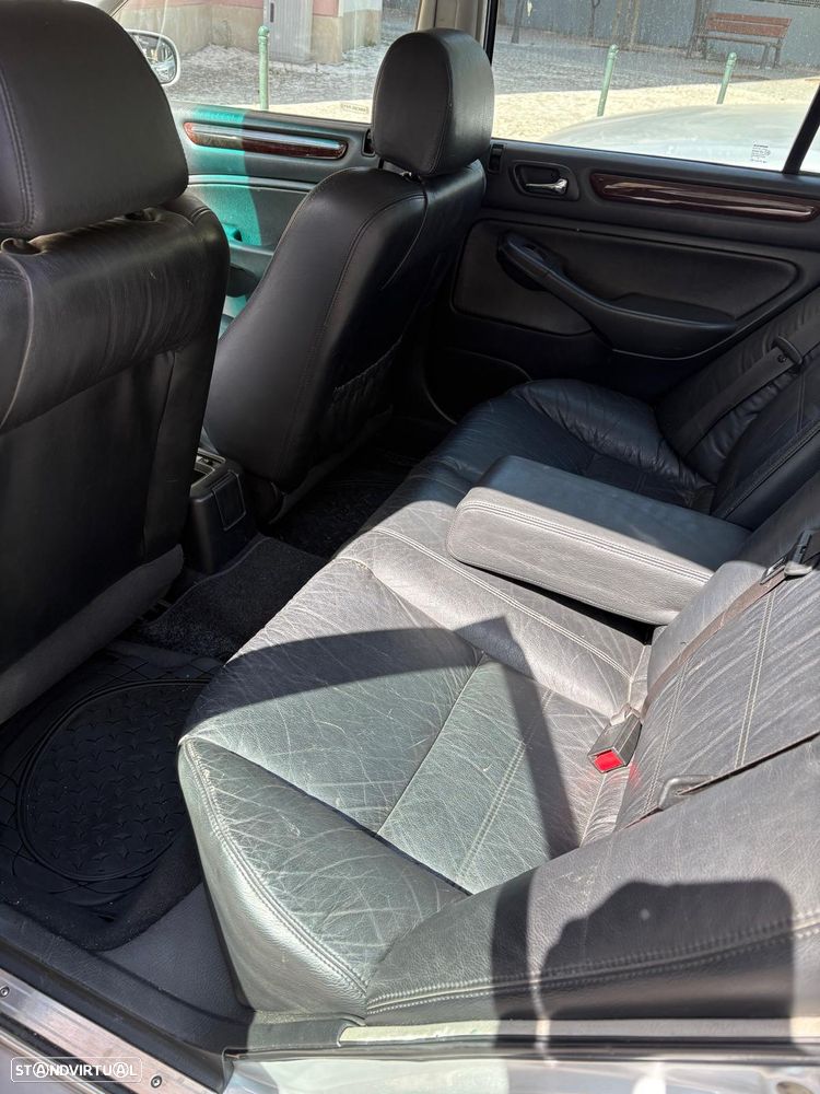 Honda Accord 2.0 ES - 11