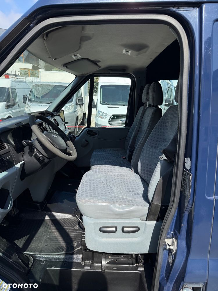 Ford Transit Furgon Brygadowy 6 os. 4x4 L3H2 2.2 TDCI 125KM 4x4 - 16