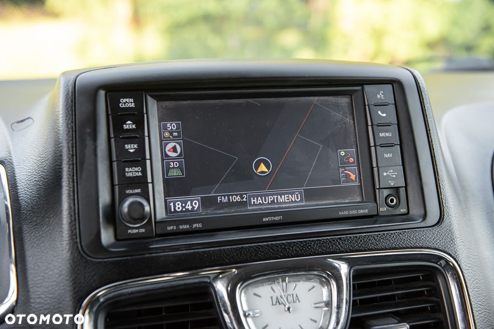 Lancia Voyager - 24