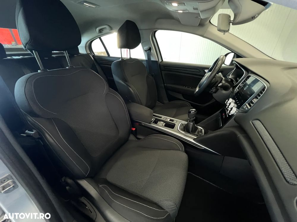 Renault Megane TCe 140 GPF Equilibre - 11