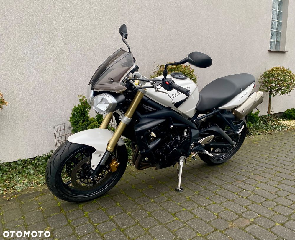 Triumph Street Triple - 4