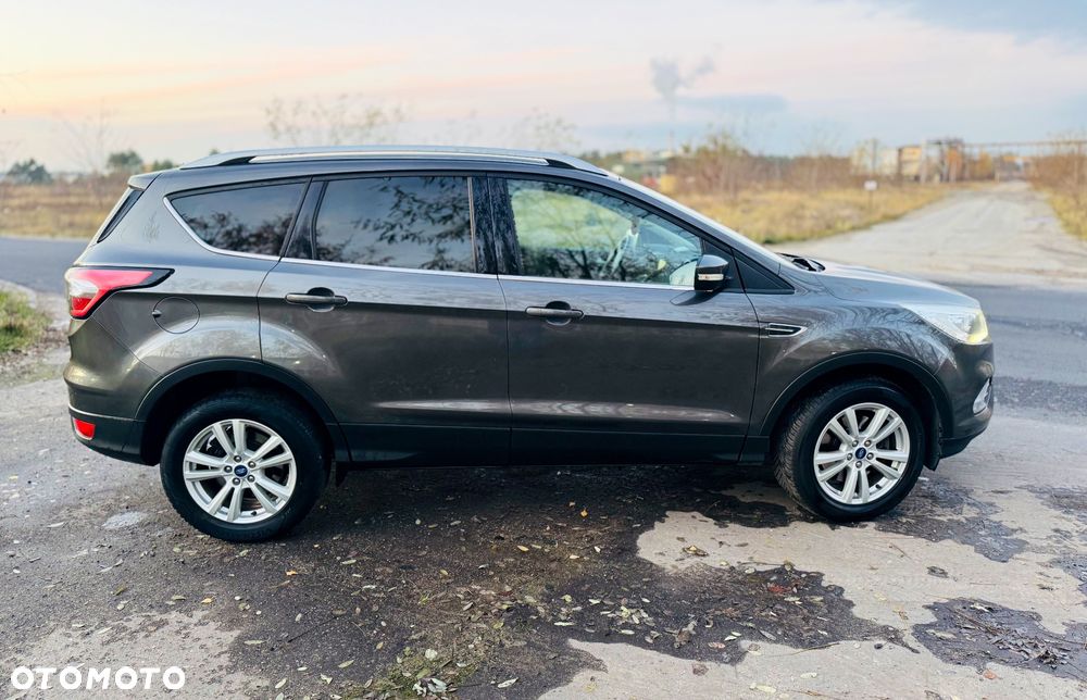 Ford Kuga 1.5 TDCi 2x4 Titanium - 6