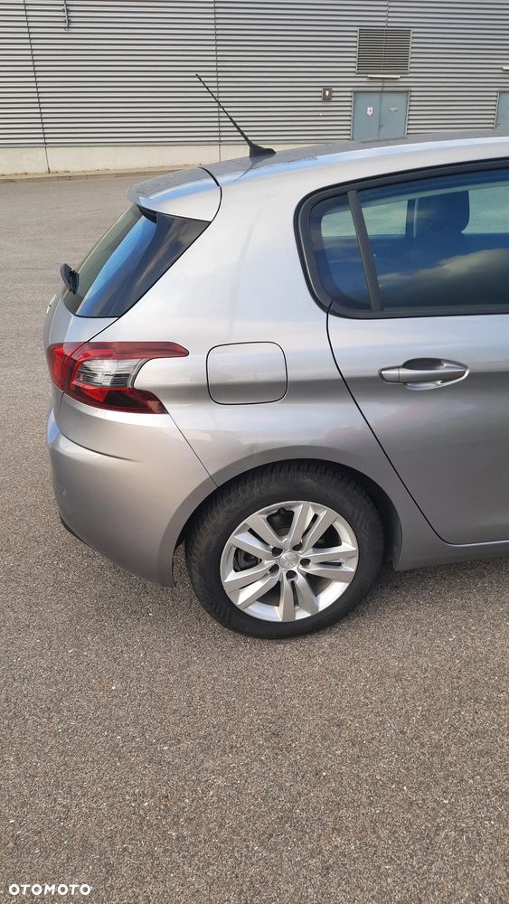 Peugeot 308 1.2 PureTech GPF Active S&S EAT8 - 6