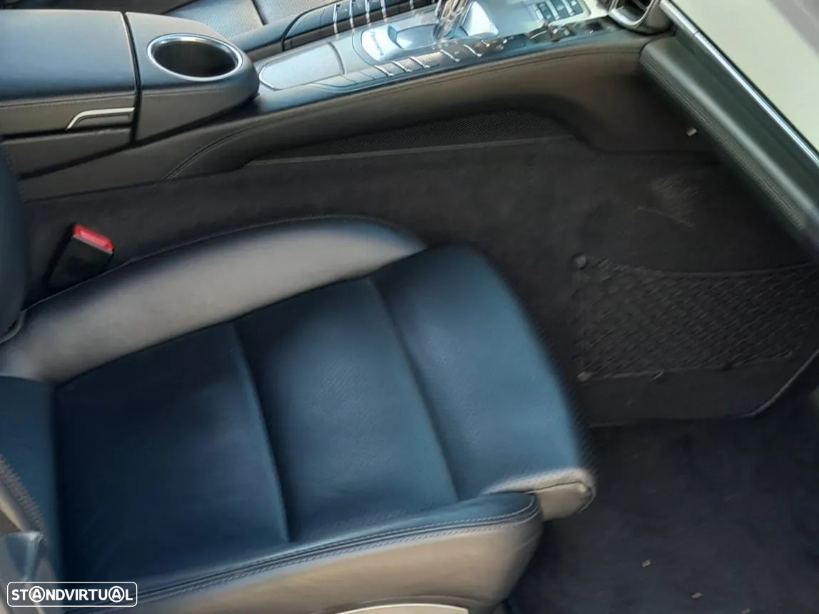 Porsche Panamera Turbo PDK - 27