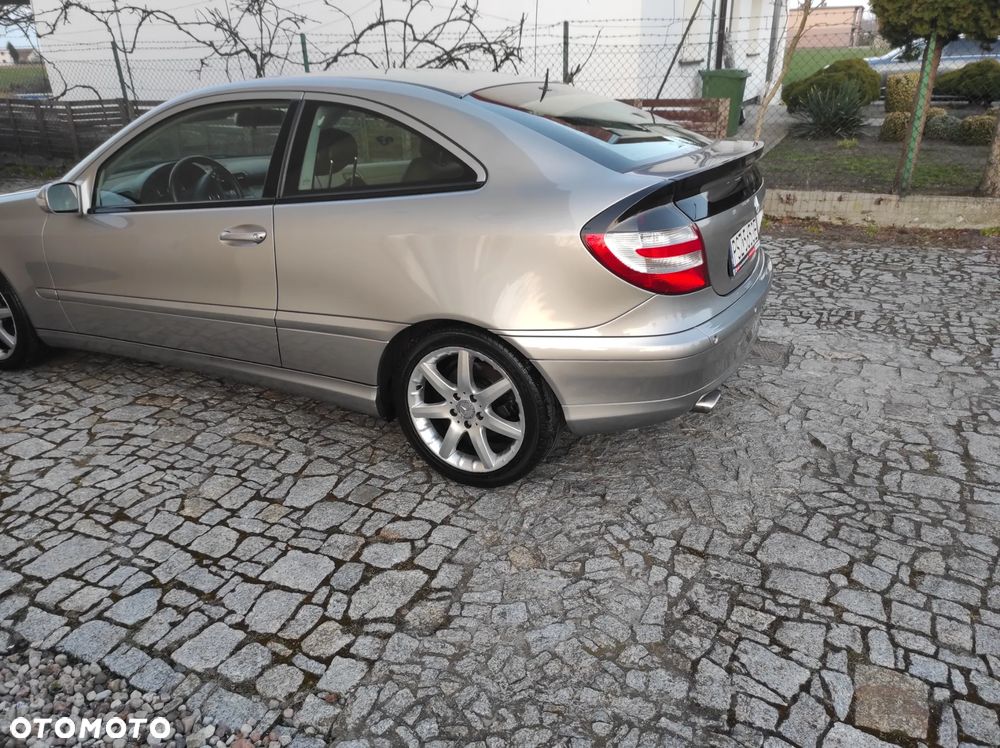 Mercedes-Benz Klasa C 230 - 14