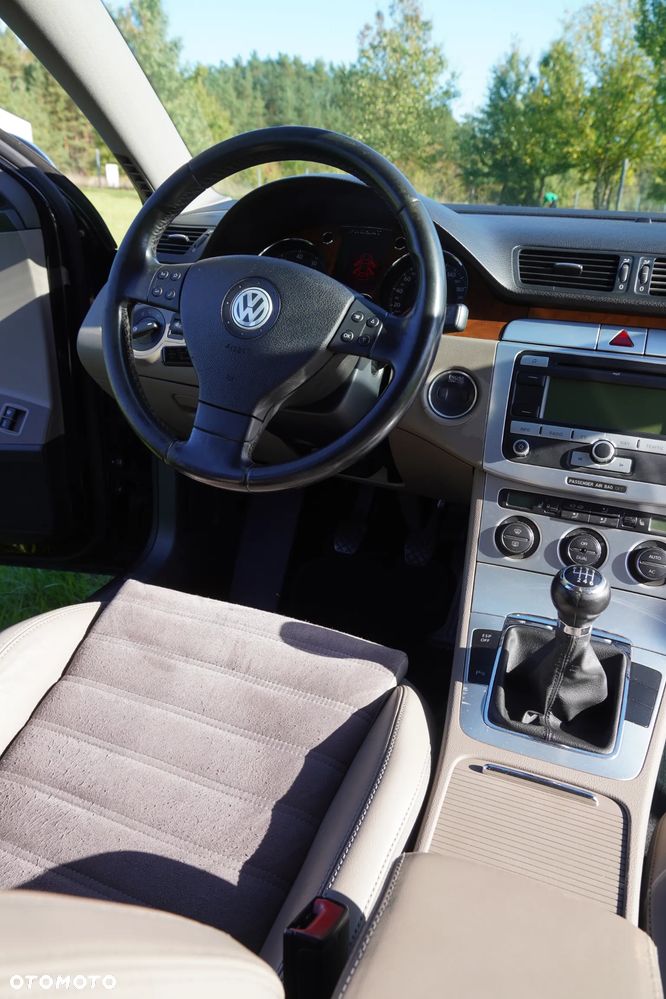 Volkswagen Passat 1.8 TSI Highline - 19