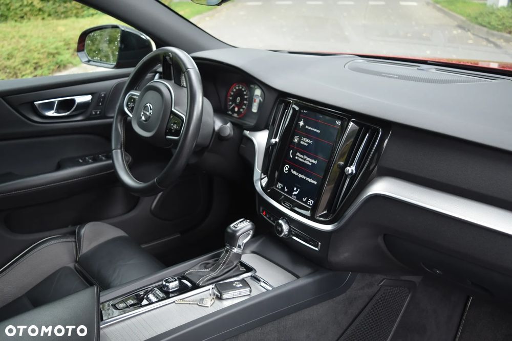 Volvo S60 T5 R-Design - 25