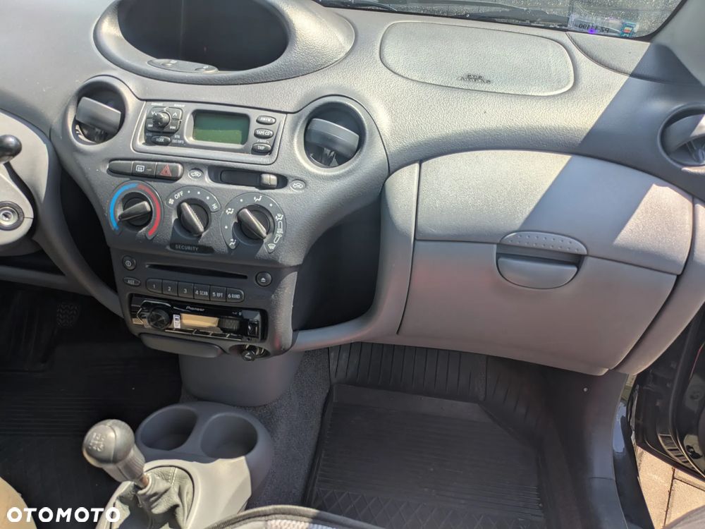 Toyota Yaris 1.3 Sol - 9